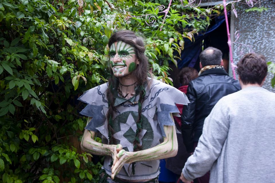 Costume et maquillage de l'artiste Arnaud Degouy
