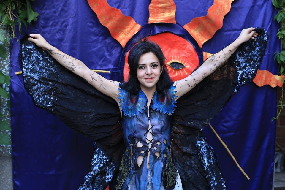 Costume papillon réalisé par l'artiste Ania Midori à la Maison d'art Pluralium